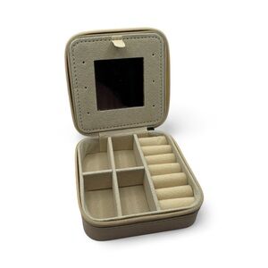 Elegant Tan Jewelry Organizer